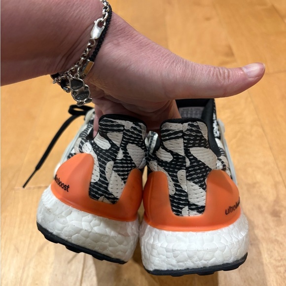 Adidas  Marimekko Ultraboost running shoes sneakers men 6 women  8 - Picture 5 of 9